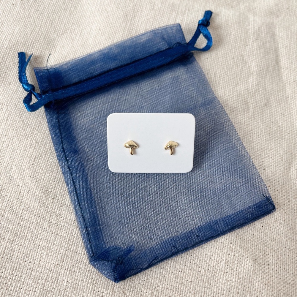 ✨HP✨ Gold Mushroom Dainty Minimalist Stud Post Earrings - Picture 5 of 5